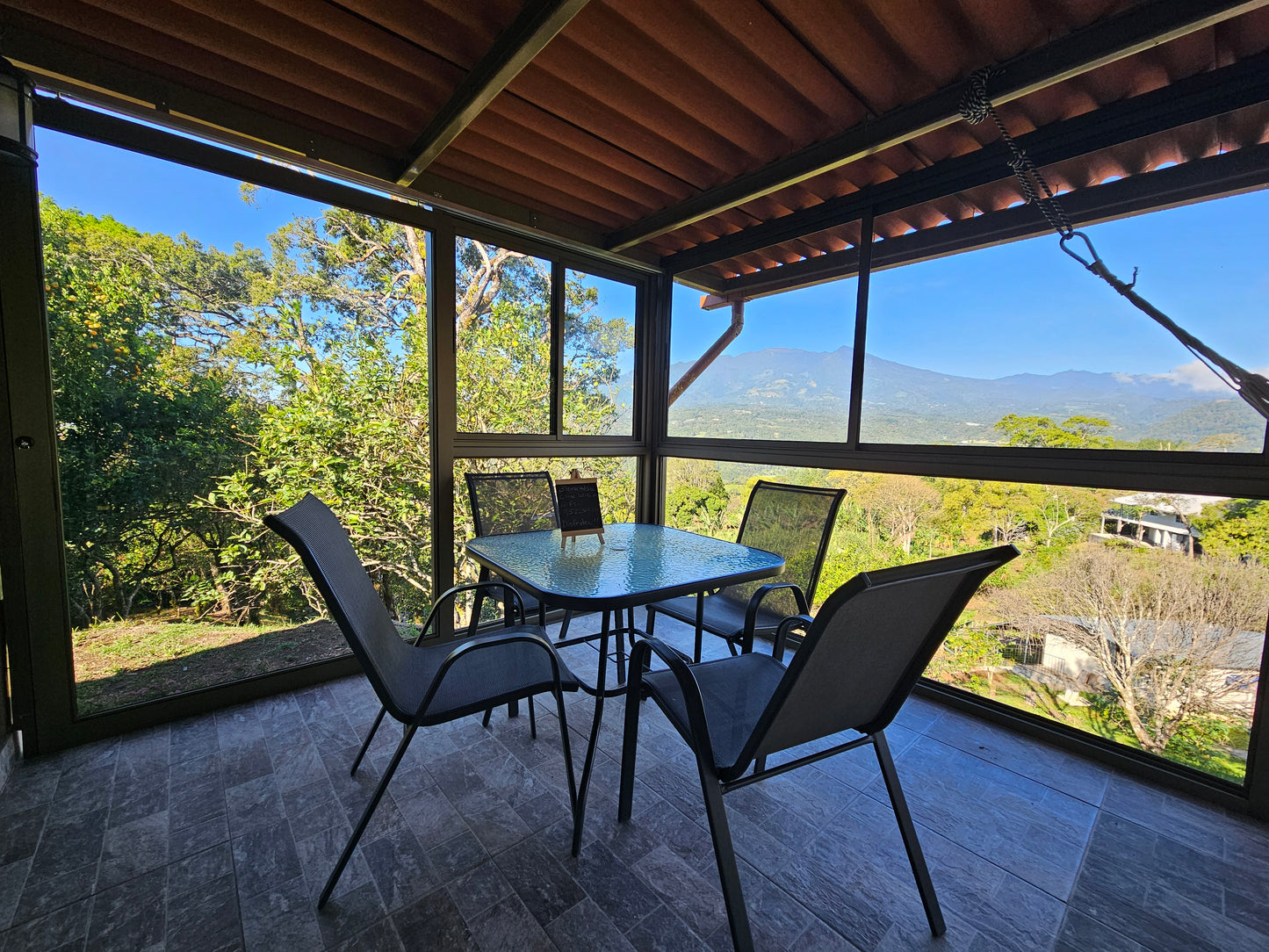 Ti Jú Chí (Mi Casa Pequeña) - Desde $90.00